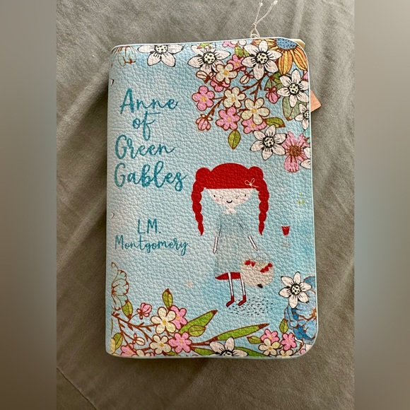 ANNE OF GREEN GABLES BOOK ZIP AROUND PURSE - Picture 2 of 4